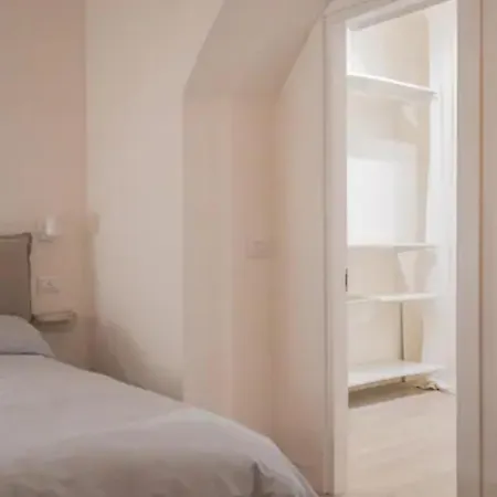 Apartment The Garibaldi B Intrho