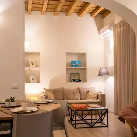 The Garibaldi B Intrho Apartment