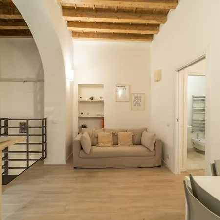 Apartment The Garibaldi B Intrho